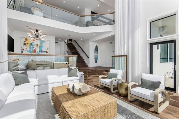Interior, Living room, Pendant Lights, Recessed Lighting, Wood Texture Flooring