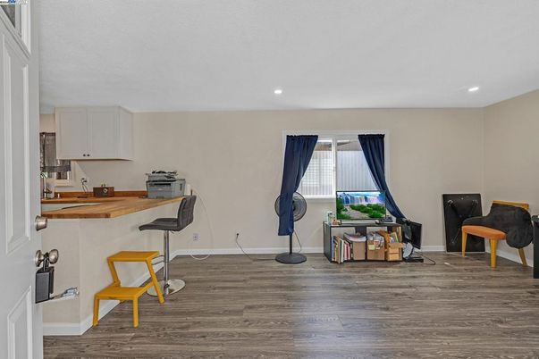 Interior, Kitchen, Recessed Lighting, Wood Texture Flooring