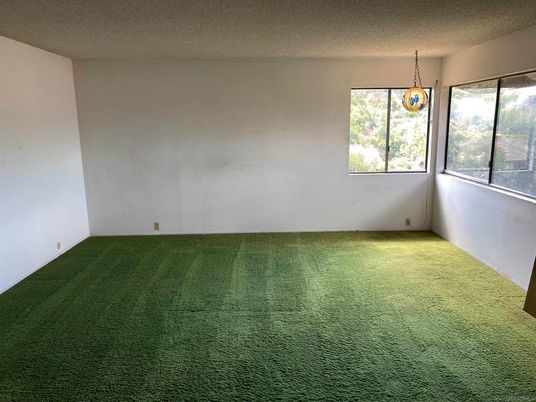 Empty room, Interior, Pendant Lights