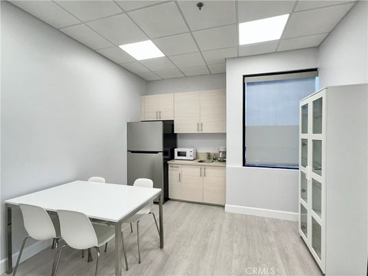 Dining room, Interior, Kitchen, Recessed Lighting, Wood Texture Flooring