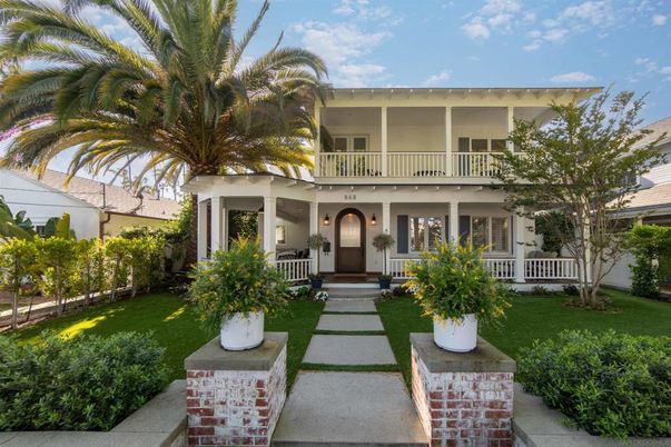Backyard, Exterior, Facade, Condo Building