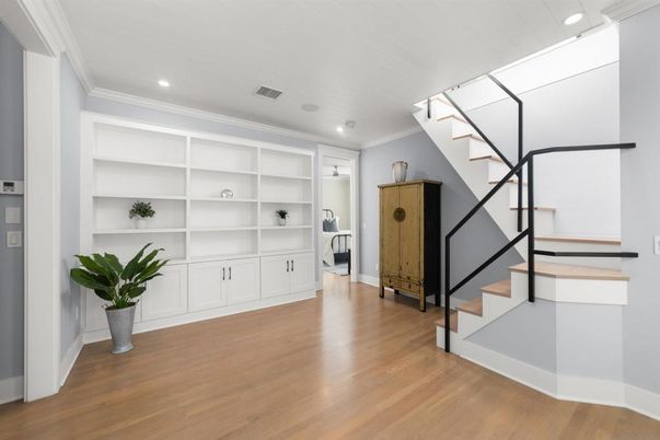 Interior, Recessed Lighting, Wood Texture Flooring