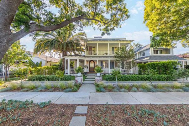 Backyard, Exterior, Facade, American Foursquare