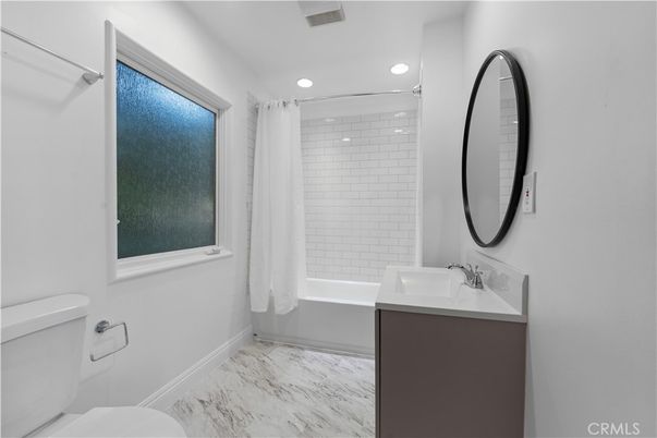Bathroom, Interior, Marble, Recessed Lighting