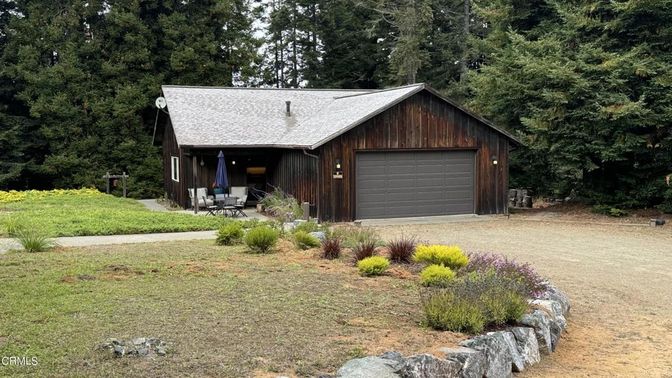 Backyard, Detached Garage, Exterior