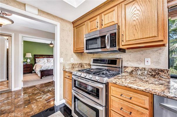 Bedroom, Interior, Kitchen, Stainless Steel Appliances