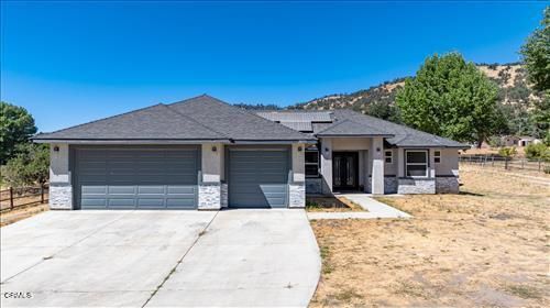 Attached, Exterior, Facade, Ranch