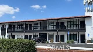 Exterior, Facade, Rowhouse
