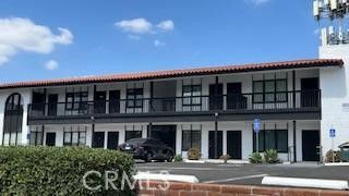 Exterior, Facade, Rowhouse