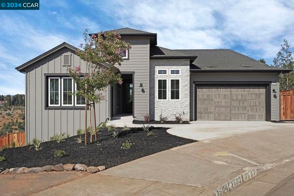Attached, Exterior, Facade, Farmhouse