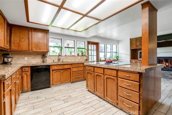 Fireplace, Interior, Kitchen, Recessed Lighting, Wood Texture Flooring