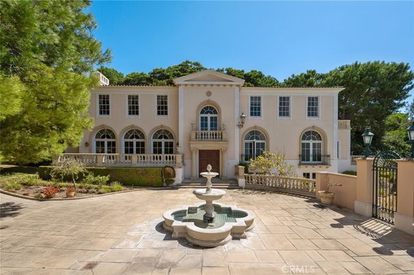 Exterior, Facade, French Provincial