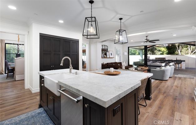 Interior, Kitchen, Living room, Pendant Lights, Recessed Lighting, Wood Texture Flooring