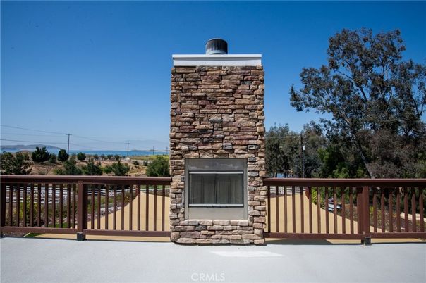 Exterior, Fireplace