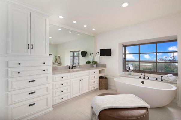 Bathroom, Dual Sink Vanities, Free Standing Baths, Interior, Recessed Lighting