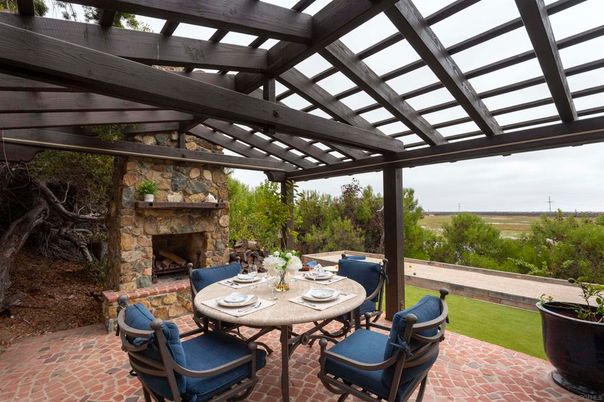 Exterior, Fireplace