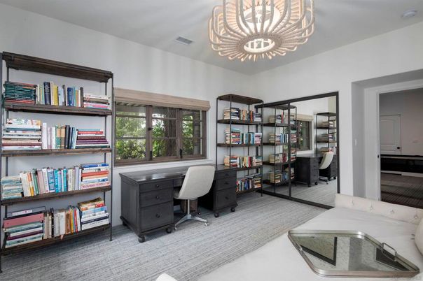 Home Office, Interior