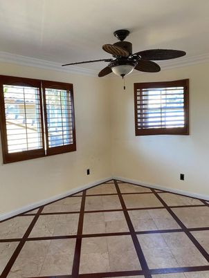 Empty room, Interior
