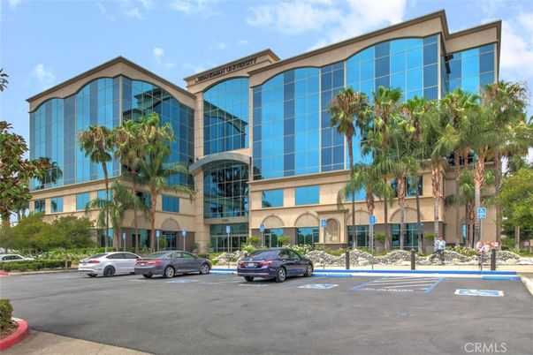 Exterior, Facade, Condo Building