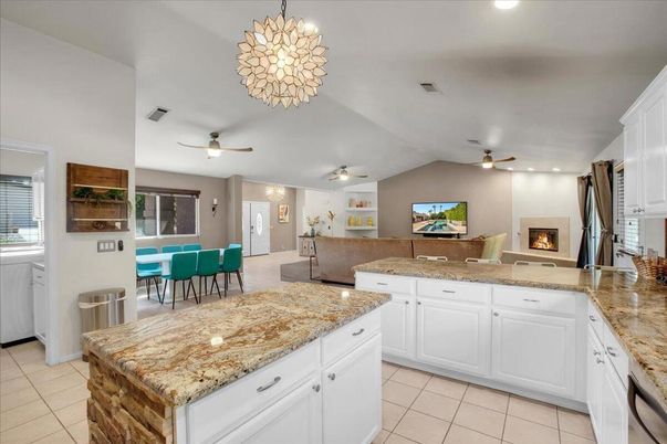 Fireplace, Interior, Kitchen, Recessed Lighting