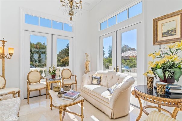 Chandelier, Interior, Living room, Sun Room