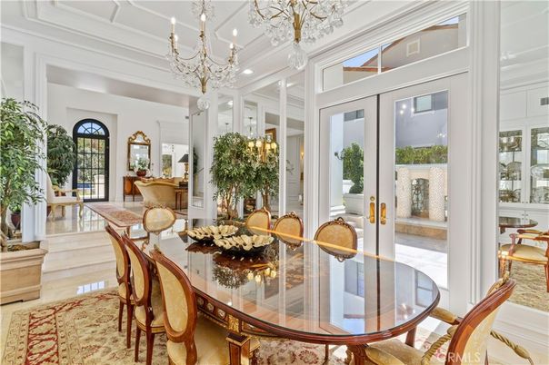 Chandelier, Dining room, Interior