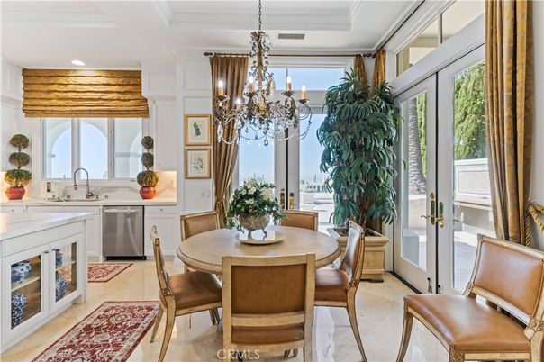 Chandelier, Dining room, Interior, Kitchen, Recessed Lighting