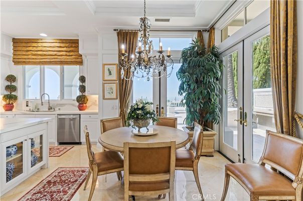 Chandelier, Dining room, Interior, Kitchen, Recessed Lighting