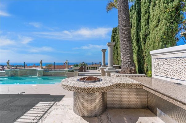 Exterior, Pool, Water