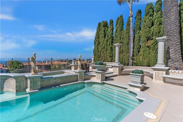 Exterior, Pool, Water