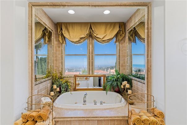 Bathroom, Interior, Recessed Lighting, Water