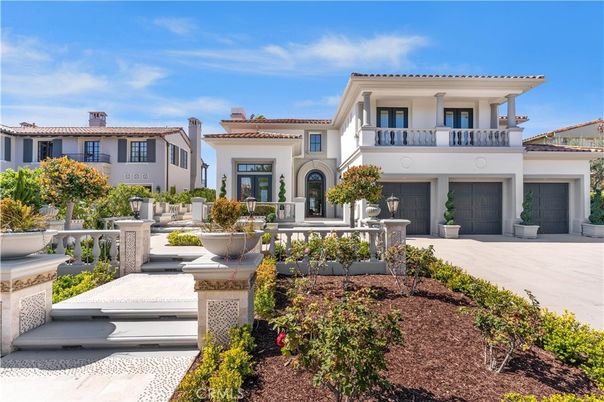 Attached, Exterior, Facade, Mediterranean