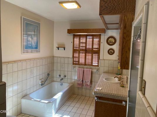 Bathroom, Interior, Tile Countertops
