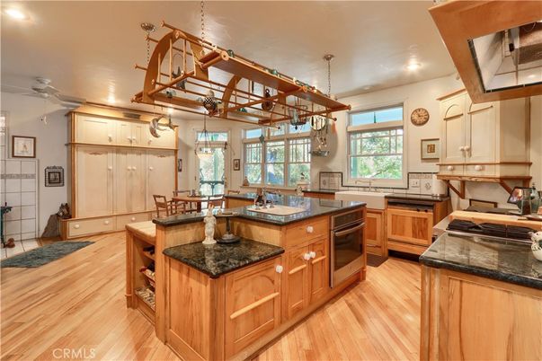Dining room, Interior, Kitchen, Pendant Lights, Recessed Lighting, Wood Texture Flooring