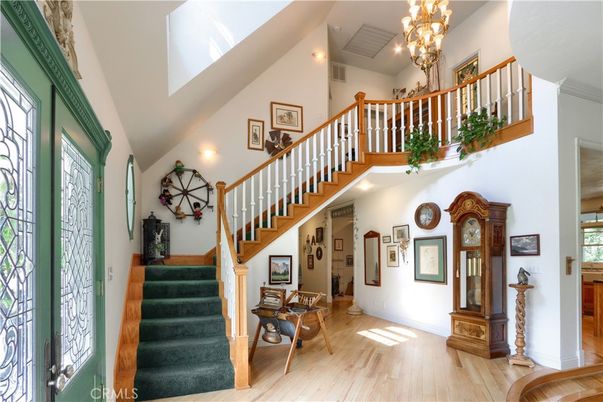 Chandelier, Interior, Recessed Lighting, Wood Texture Flooring