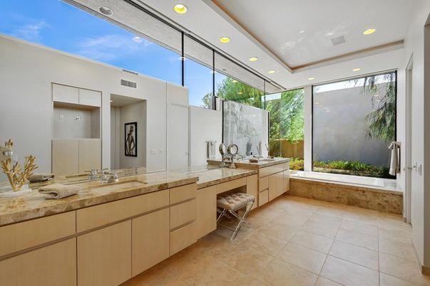 Bathroom, Dual Sink Vanities, Interior, Recessed Lighting