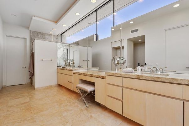 Bathroom, Dual Sink Vanities, Interior, Recessed Lighting