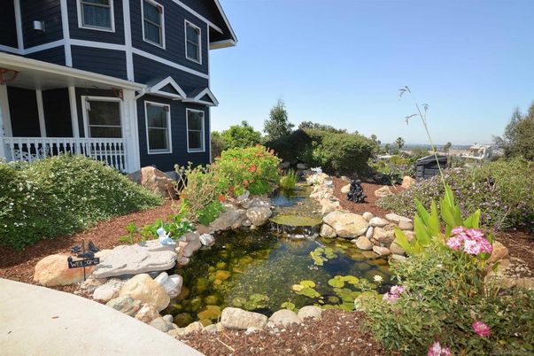 Exterior, Lake