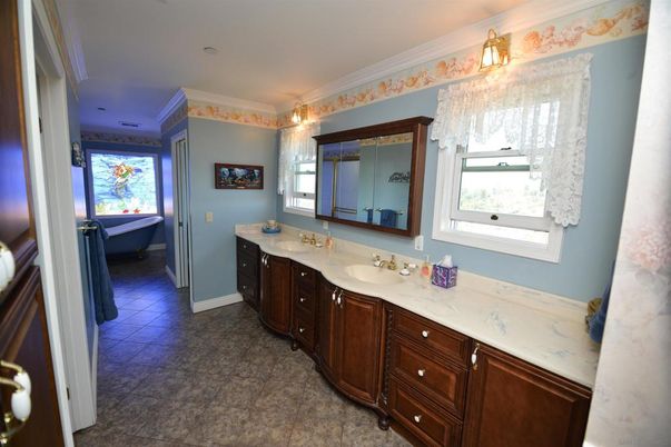 Bathroom, Dual Sink Vanities, Free Standing Baths, Interior, Recessed Lighting
