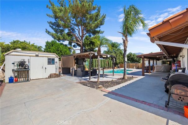 Exterior, Playground, Pool