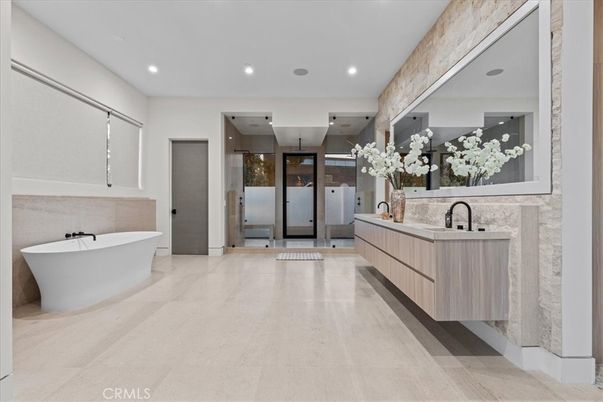 Bathroom, Dual Sink Vanities, Free Standing Baths, Interior, Recessed Lighting