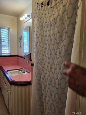 Bathroom, Interior, Tile Countertops
