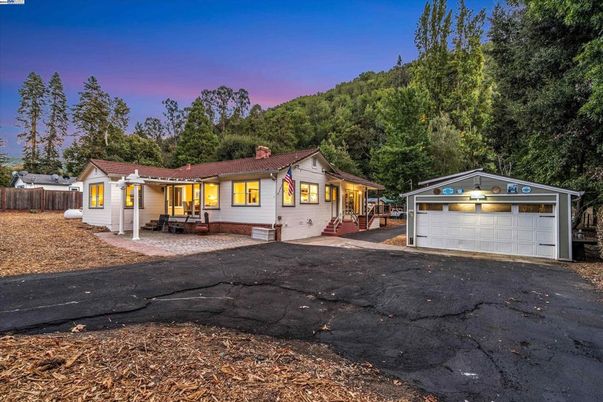 Backyard, Detached Garage, Exterior