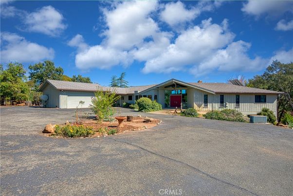 Attached, Exterior, Facade, Ranch