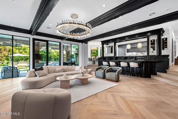 Chandelier, Interior, Living room, Pendant Lights, Recessed Lighting, Wood Texture Flooring