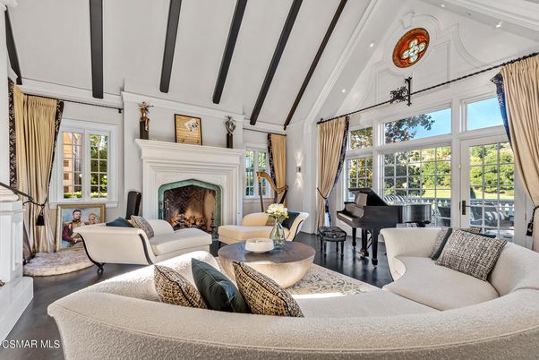 Fireplace, Interior, Living room, Piano, Recessed Lighting, Wood Texture Flooring