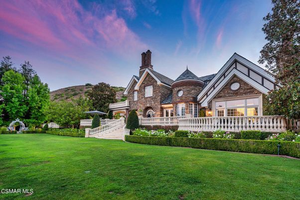 Backyard, Exterior, Facade, Brick Facade, Queen Anne Victorian