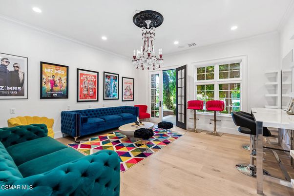 Chandelier, Interior, Living room, Recessed Lighting, Wood Texture Flooring