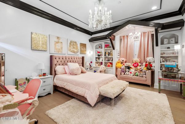 Bedroom, Chandelier, Interior, Recessed Lighting, Wood Texture Flooring