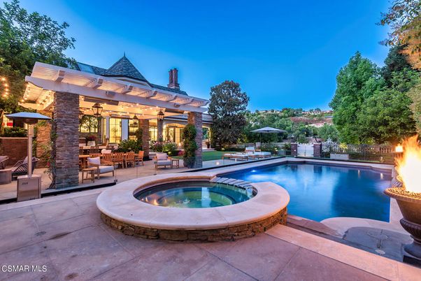 Exterior, Pool